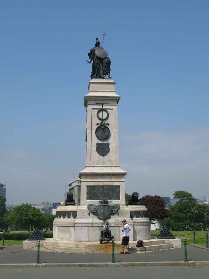 Plymouth - The Hoe - L'Armada Memorial